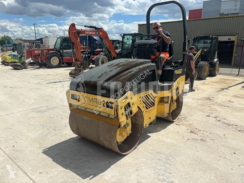 Compactador Bomag AD4