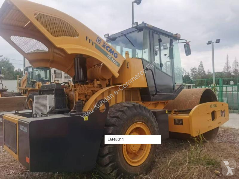 Zhutňovač XCMG XS263J