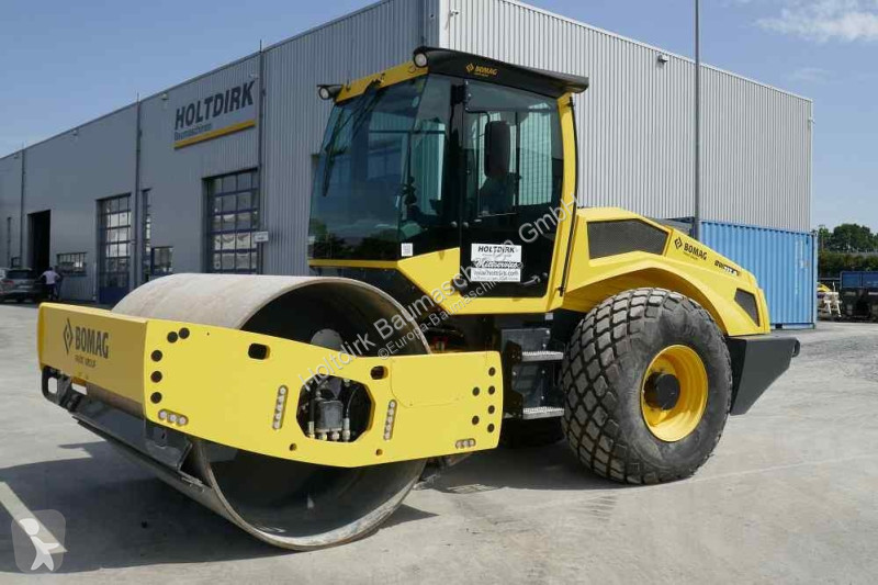 Zhutňovač Bomag BW 213 D-5 PL
