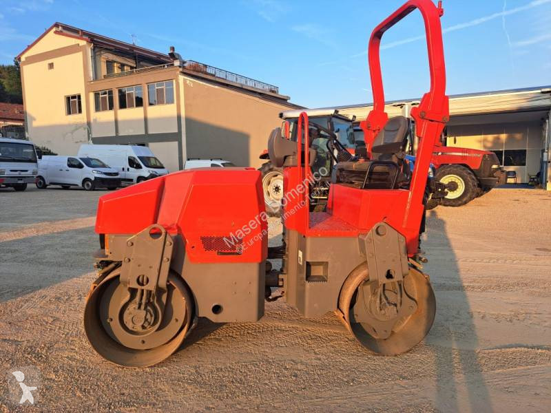 Jordstamper Caterpillar CB24XT