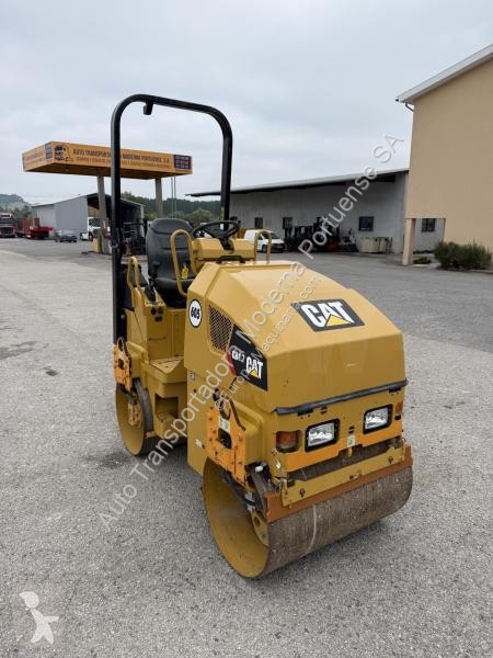 Compactador Caterpillar  CB17