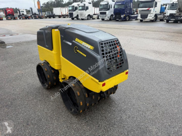 Compactador con rodillo de patas Bomag