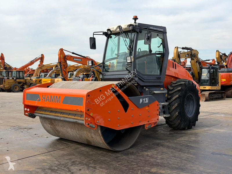 Hamm H13i compactor
