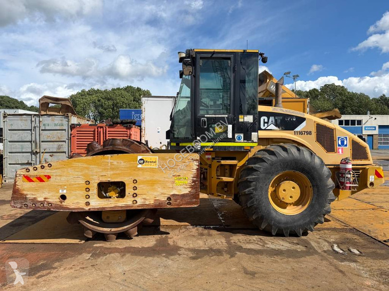 Дорожный каток Caterpillar CP 76