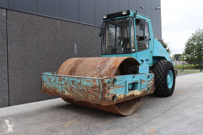 Дорожный каток Bomag