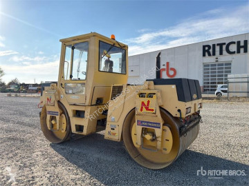 Walec dwuwałowy Bomag