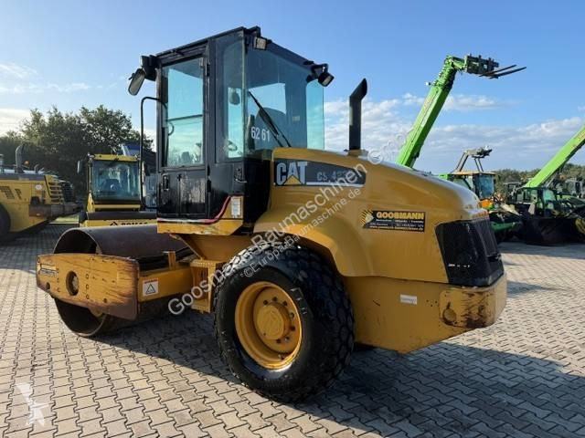 مدحلة Caterpillar CS 423 E