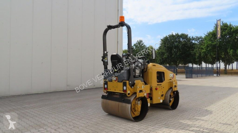 Compactador Caterpillar CB2.7GC