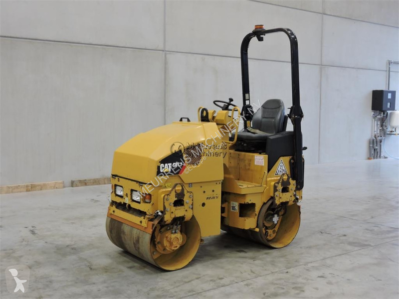 مدحلة Caterpillar CB1.7