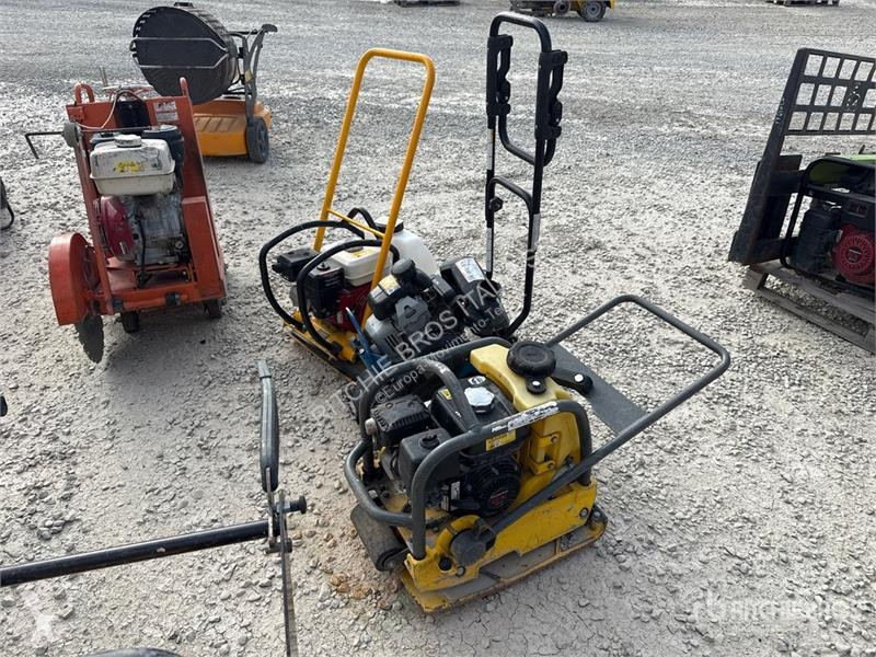 Compactador  Quantity of (3) Vibratory Plate...