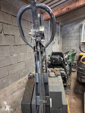 Compactador de mão Bomag