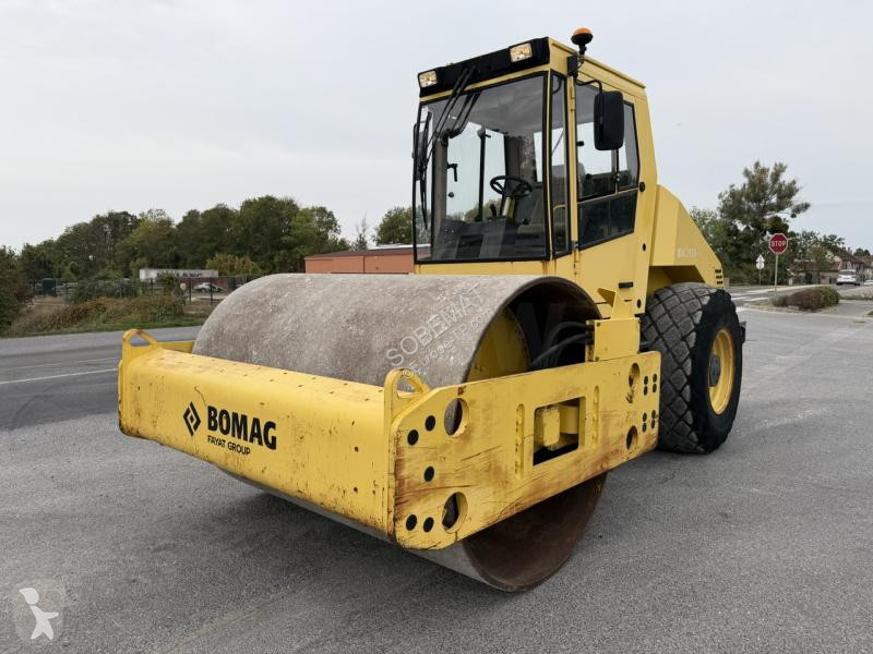Zhutňovač Bomag BW213 D3