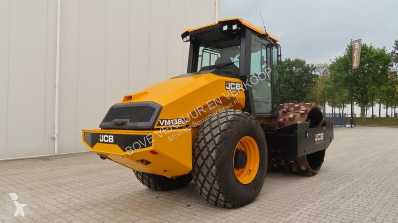 مدحلة JCB VM138D