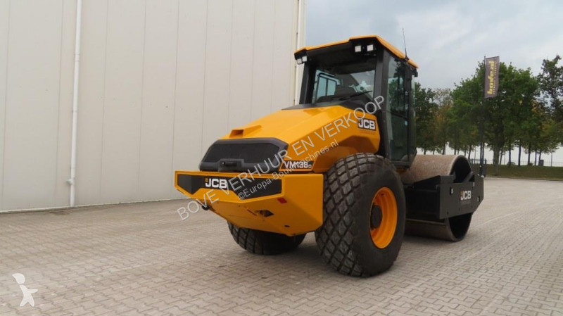 Валяк JCB VM138D