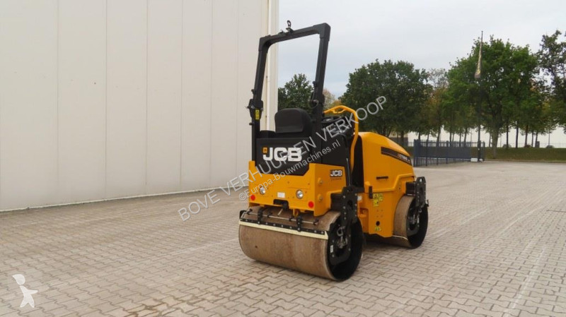 Валяк JCB