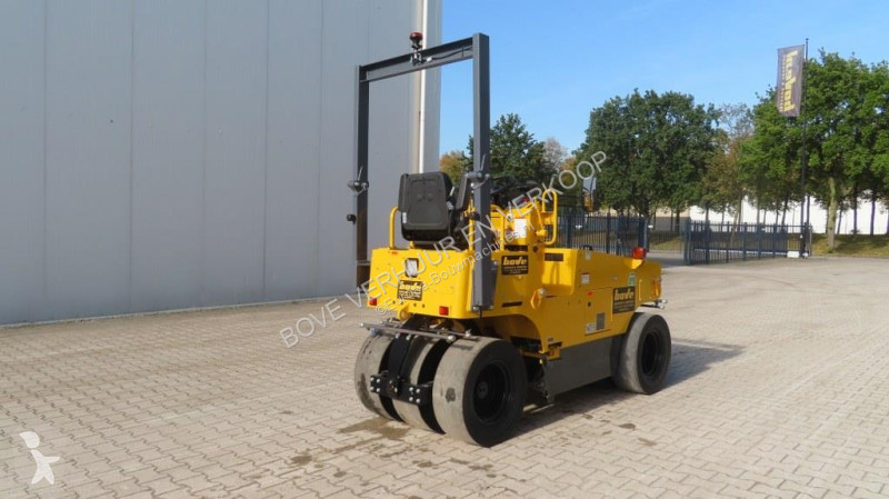 مدحلة Sakai TS160-4