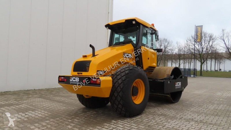 Валяк JCB VM116 D
