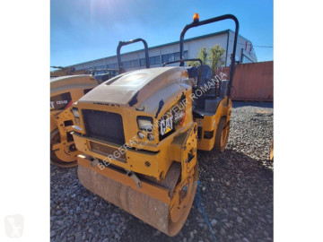 Tandemový zhutňovač Caterpillar