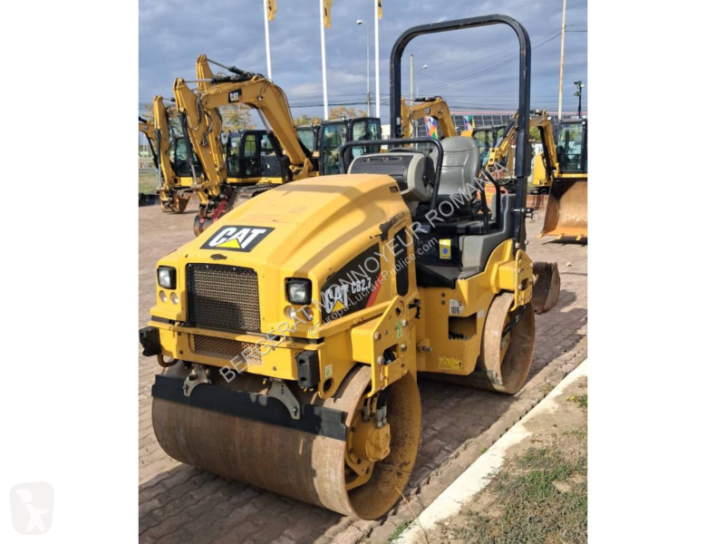 مدحلة Caterpillar CB2.7LRC