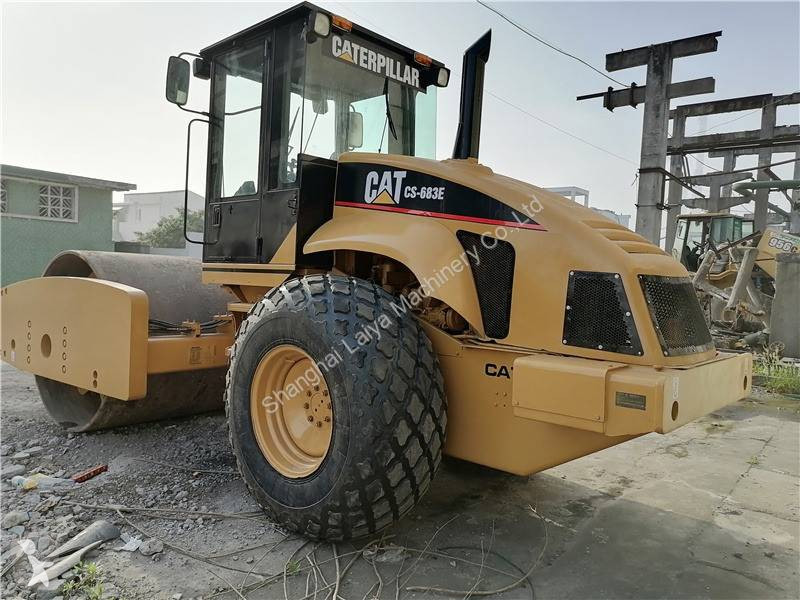 Compactador Caterpillar CS683E