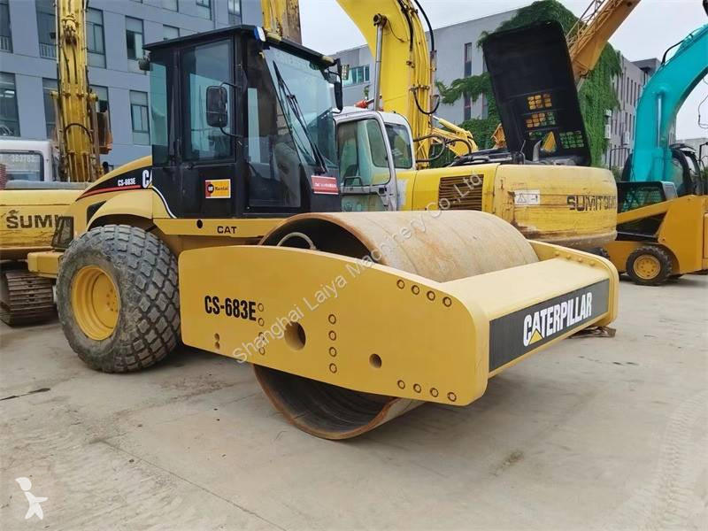 Compactador Caterpillar CS683E