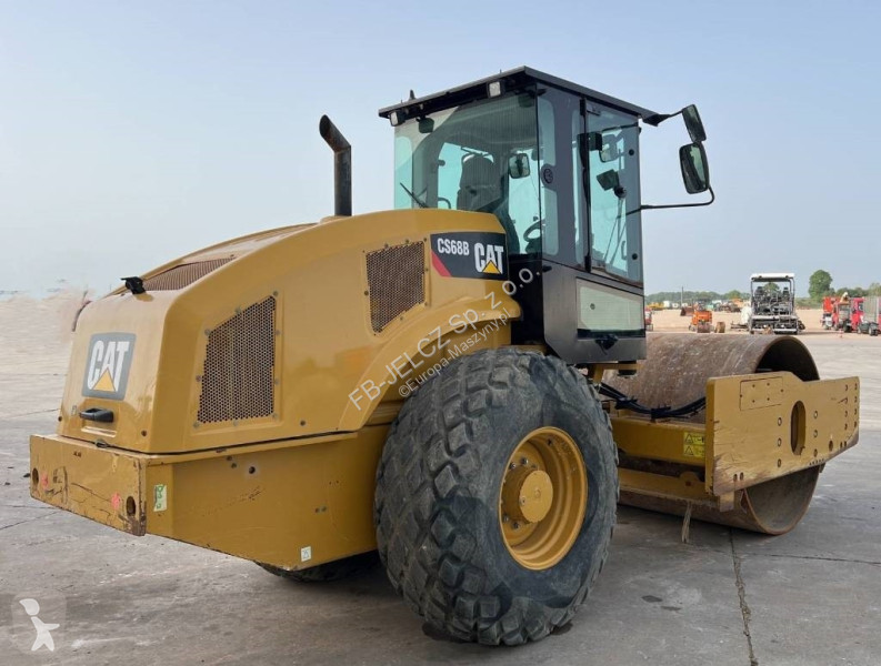 Compactador Caterpillar Vibrating Compactor CAT