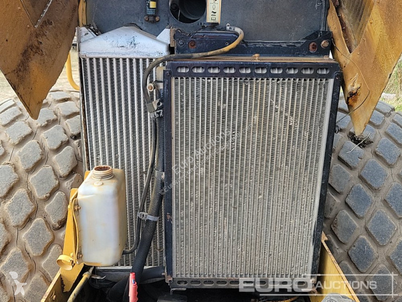Compactador Caterpillar CS553E