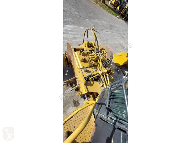 Zhutňovač Caterpillar 836K