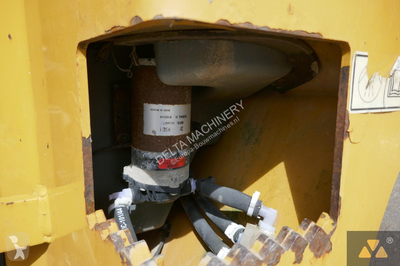 مدحلة Caterpillar CB2.7