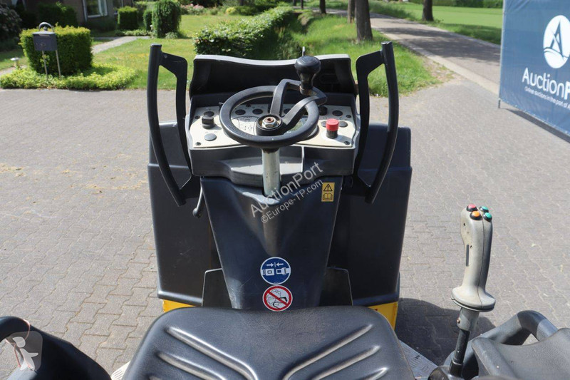 مدحلة Bomag BW120 AD4