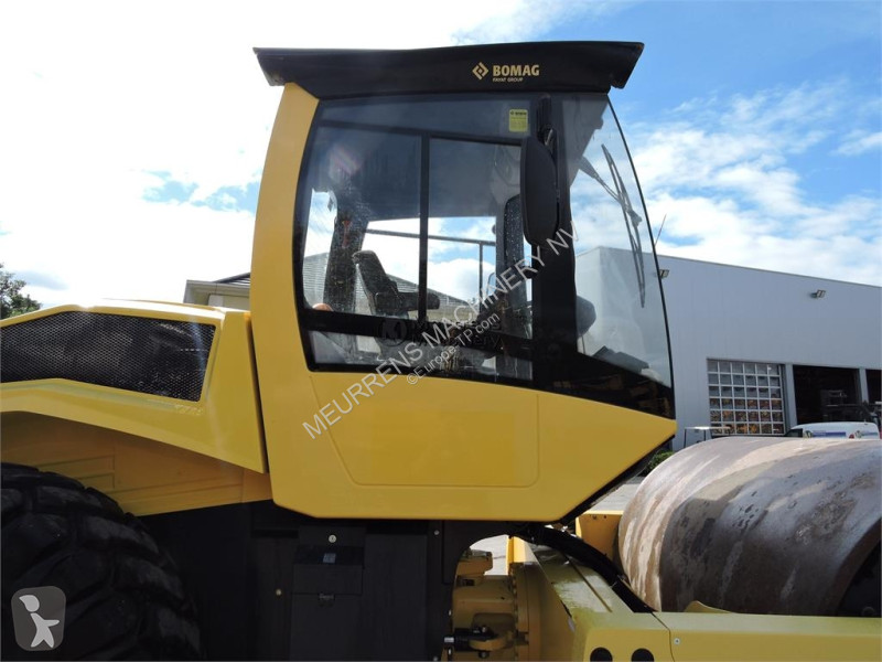 Дорожный каток Bomag BW226