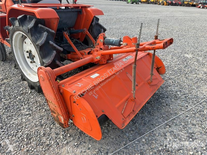 Дорожний коток Kubota ZB1600 Utility Tractor