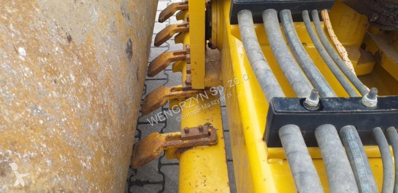 Compactor  Walec wibracyjny CATERPILLAR CS 64 B