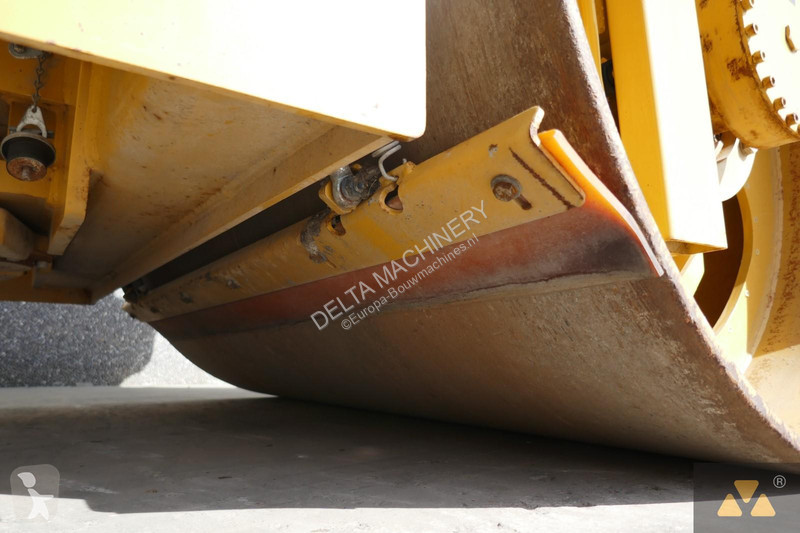 Compactor Caterpillar CB10