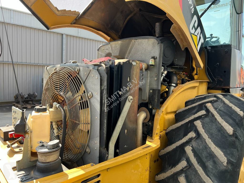 Zhutňovač Caterpillar CP76