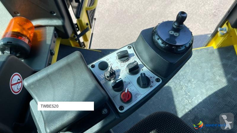 Compactador Bomag AP-4V