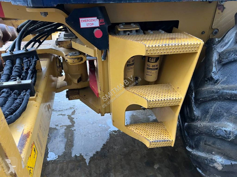 Zhutňovač Caterpillar CP76