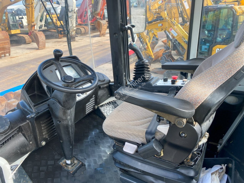 Zhutňovač Bomag BW 219 PHD .
