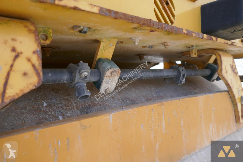 مدحلة Caterpillar CB2.7