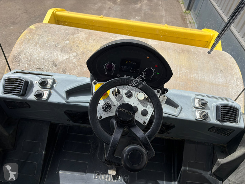 Zhutňovač Bomag BW219DH5