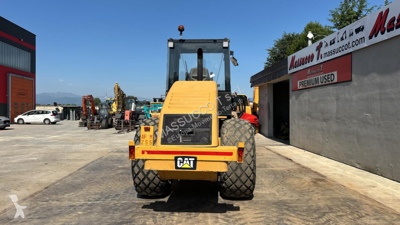 Zhutňovač Caterpillar CS-533E