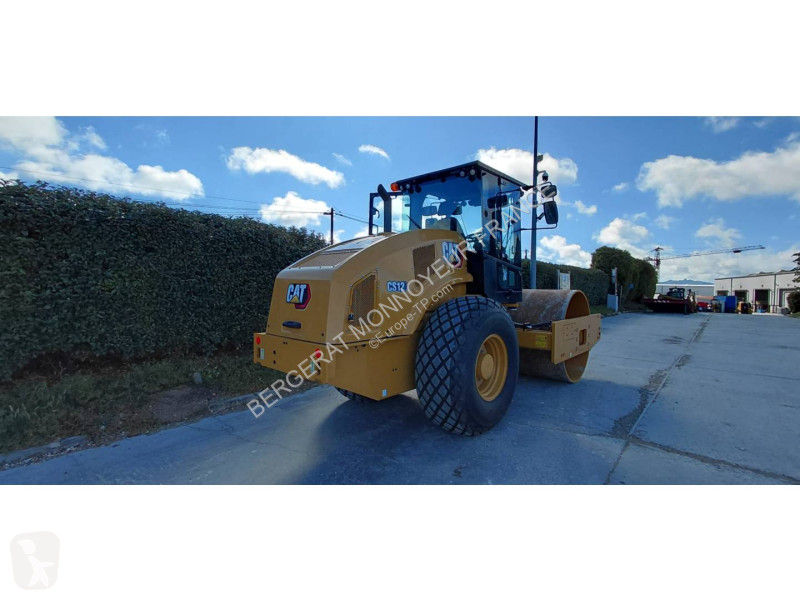 مدحلة Caterpillar CS12