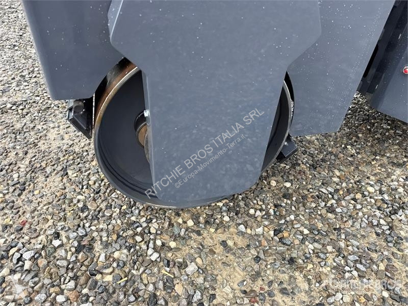 Дорожний коток  TP-JS800 Double Drum Roller