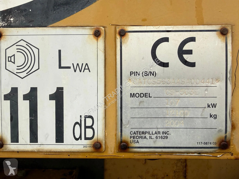 Дорожный каток Caterpillar CS-563E