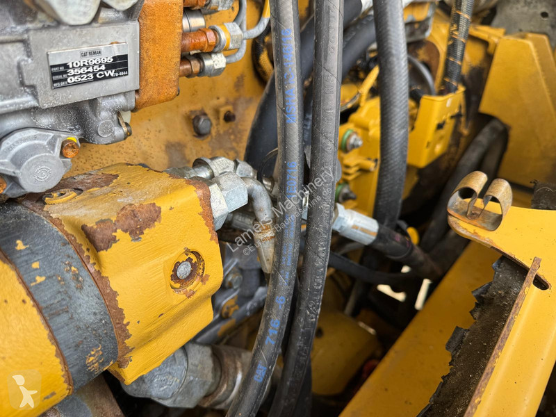 مدحلة Caterpillar CS 663E .