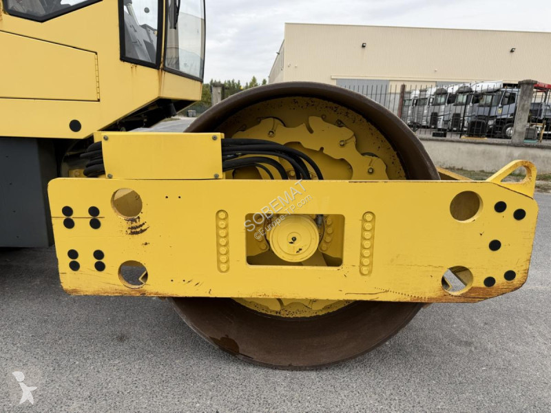 Zhutňovač Bomag BW213 D3