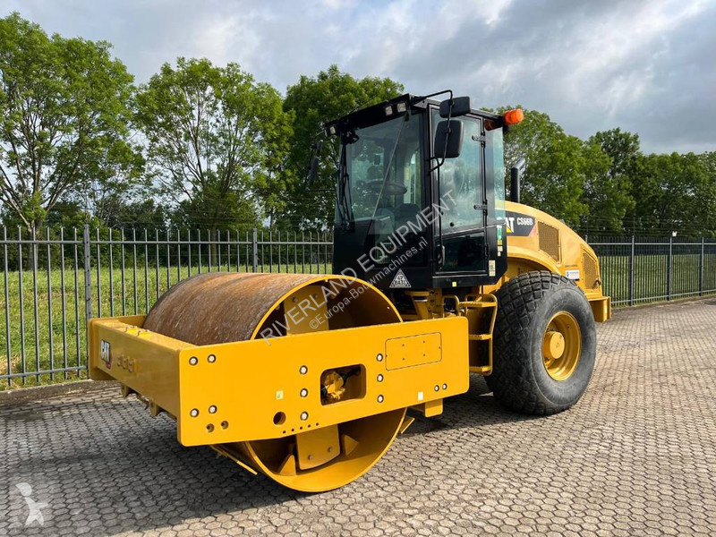Compactador Caterpillar CS66 roller demo with...