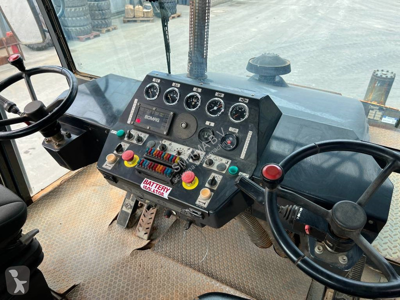 مدحلة Bomag