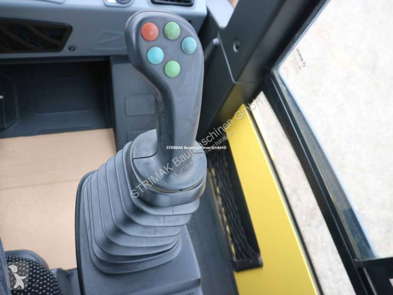 Compactador Bomag BW 213 PDH-5