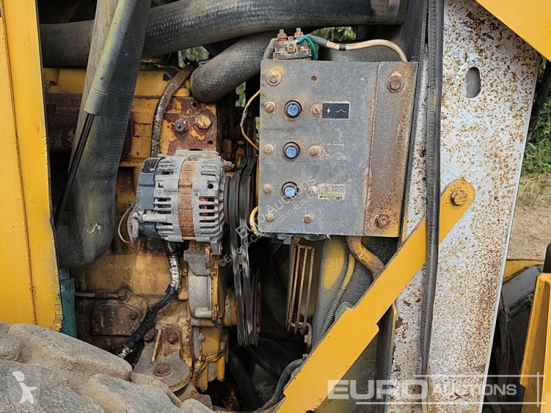 Compactador Caterpillar CS553E